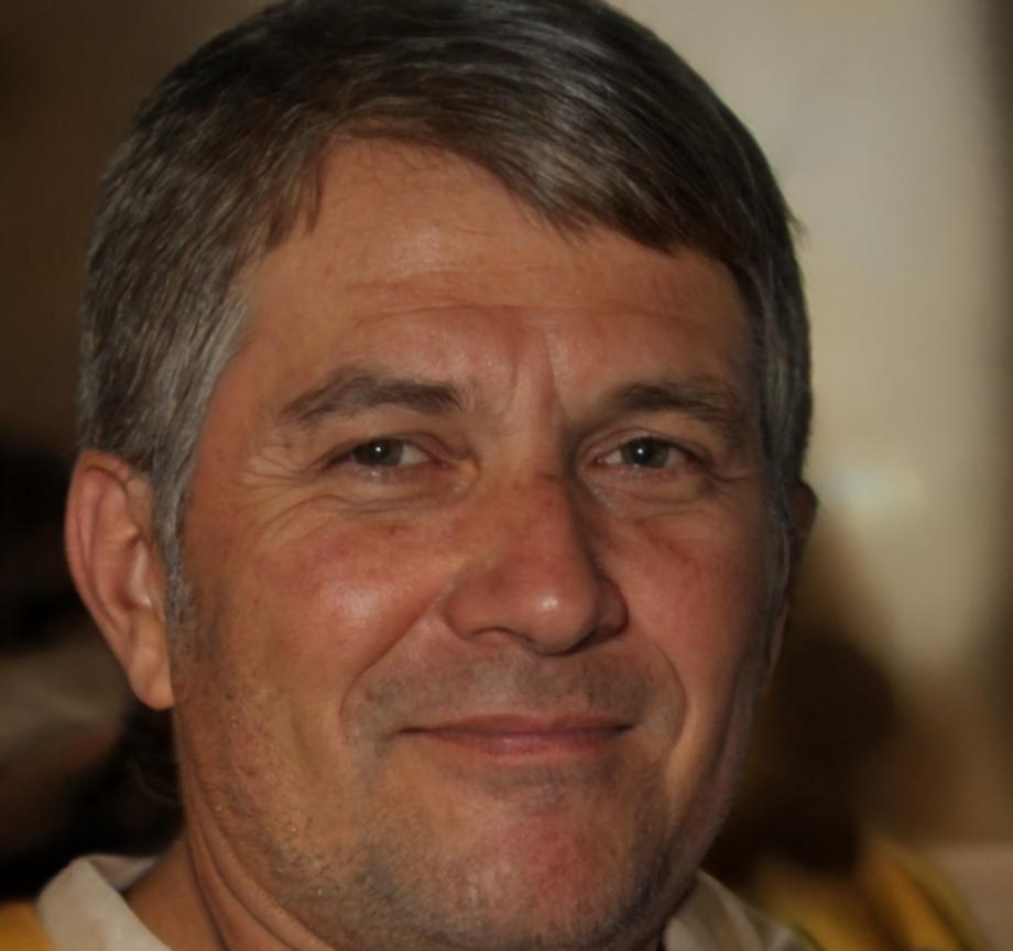 Retrato profesional de Joaquín Miralles